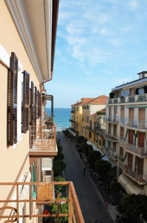 Residenza Nam, Alassio